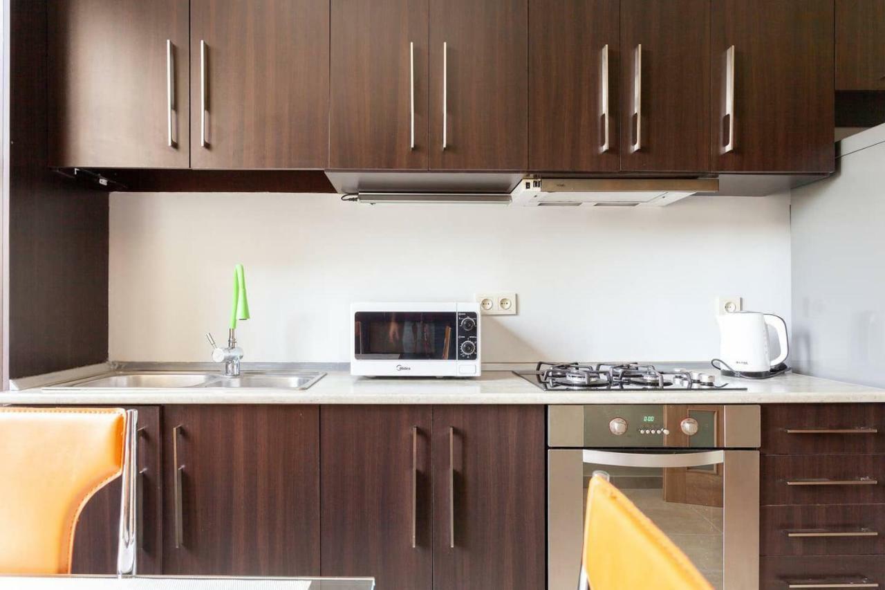 Wehost Apartment On A Colorful Street Tbilisi Bagian luar foto